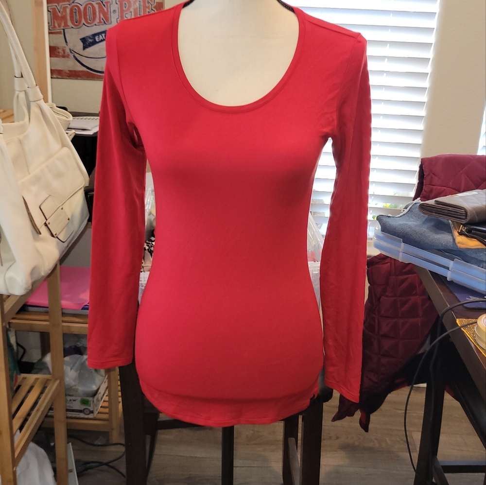 Heat tech size small long sleeve pullover top.